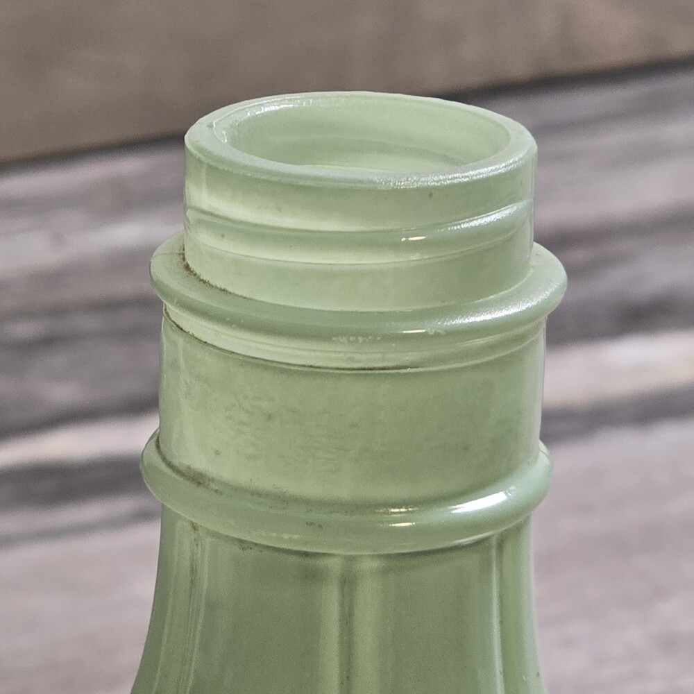 Vintage Jadeite Uranium Glass Powder Jar Shaker Base Art Deco 4” UV Reactive Glo - Picture 5 of 8
